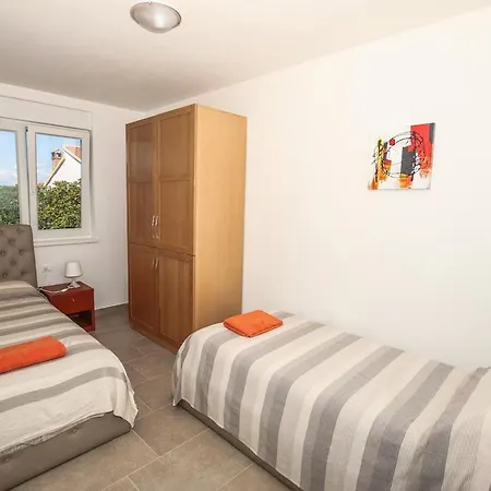 Sunshine 9 Apartment Funtana